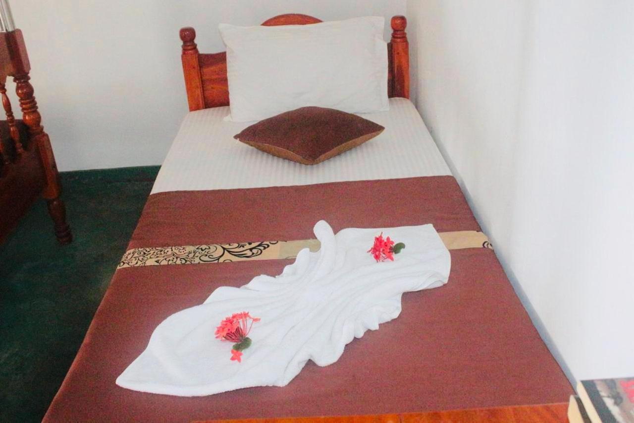 Sunrise Guest House & Restaurant Tangalle Eksteriør bilde